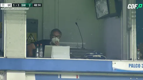 El estratega Cruzado no pudo comandar las acciones del UC vs Wanderers debido a una suspensión.