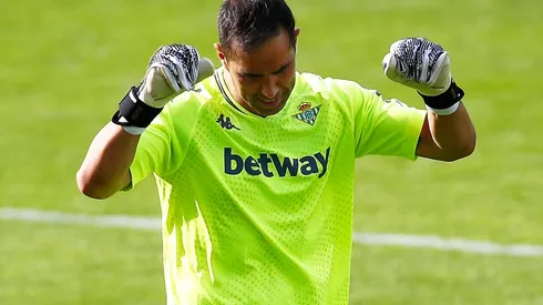 Claudio Bravo espera reaparece después de un mes lesionado en el derbi andaluz entre Betis y Sevilla