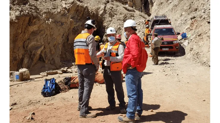 Trabajo de rescate de dos personas que se encuentran atrapadas tras derrumbe minero