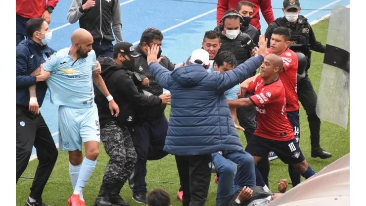 Marcos Riquelme desatado de ira en contra de Serginho