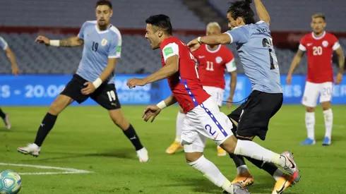 Nicolás Díaz enfrentando a Uruguay en el Centenario