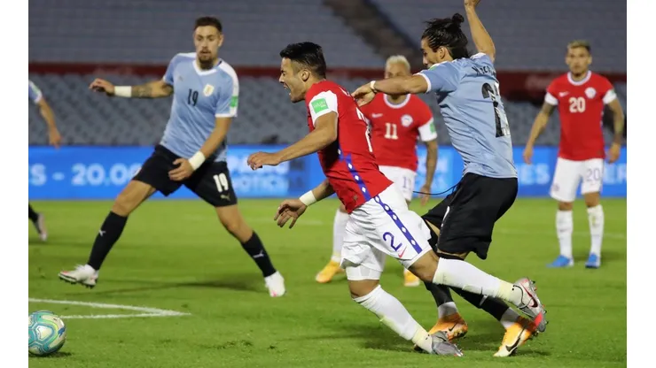 Nicolás Díaz enfrentando a Uruguay en el Centenario