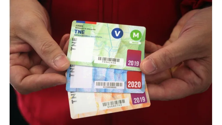 La Junaeb habilitó un capturador fotográfico para la foto de la TNE 2021