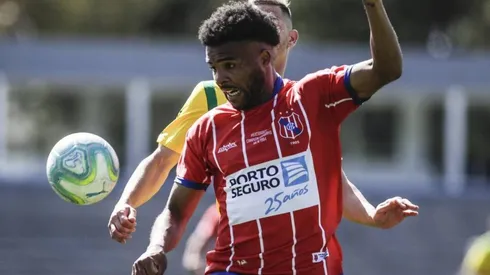 El jugador de 27 años murió tras caer a un lago en Uruguay.