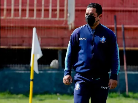 Héctor Tapia le pega flor de manotazo a árbitro asistente