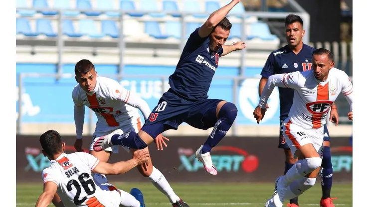 La U anima el futbol chileno de lunes.