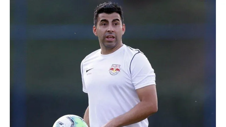 Claudio Maldondo debutó en la banca del Bragantino contra Palmeiras en la Serie A de Brasil.