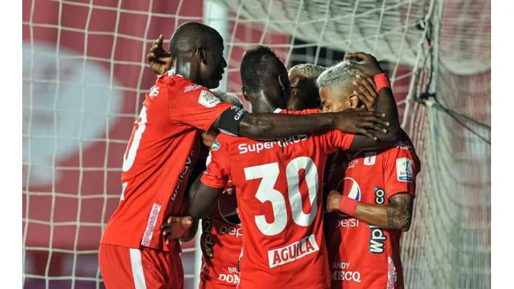 América de Cali es campeón en Colombia y baja la estrella 15.