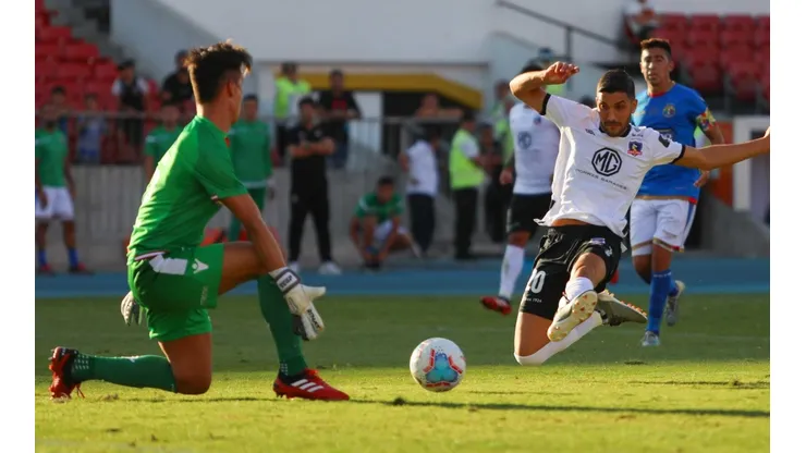 El delantero argentino llegó como figura, pero las lesiones lo tienen relegado a la banca.