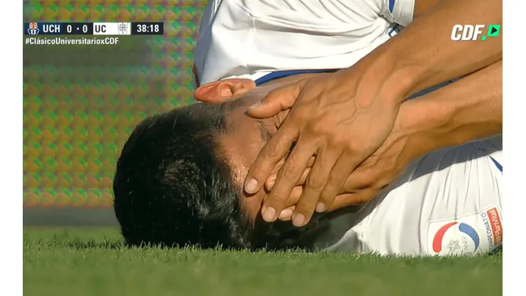 El jugador azul sólo recibió tarjeta amarilla tras su falta a Lezcano.