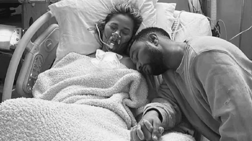 La modelo publicó esta foto en sus redes para informar a sus seguidores sobre la pérdida de su bebé