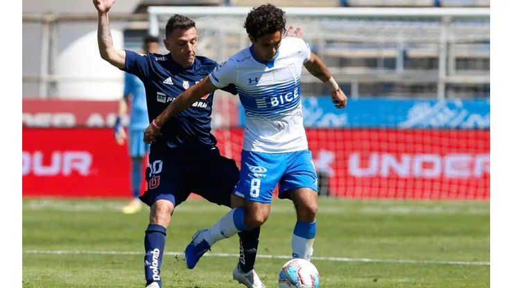 Universidad de Chile y Universidad Católica se vuelven a ver las caras en una nueva edición del Clásico Universitario en el Estadio Nacional.
