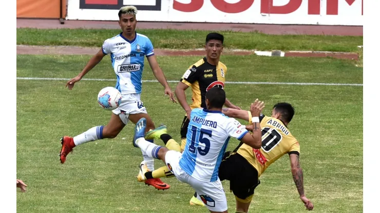 Antofagasta venció a Coquimbo y lo complicó en el fondo