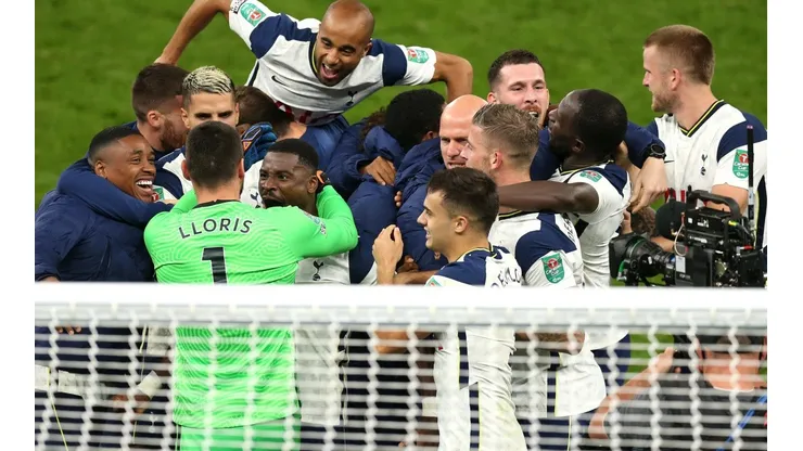 El Tottenham venció por penales al Chelsea luego de empatar 1-1 en el tiempo regular para meterse en cuartos de final.