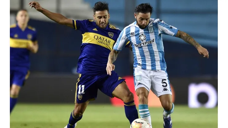Eugenio Mena en la ida de Racing contra Boca: asoma titular en la revancha.