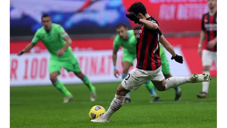 AC Milán se impuso en los descuentos a la Lazio y recupera la punta de la tabla arrebatada por el Inter.