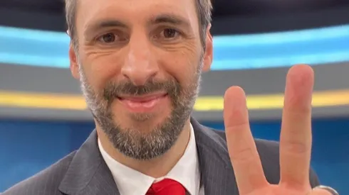 Daniel Matamala en los estudios de CNN Chile/Chilevisión.