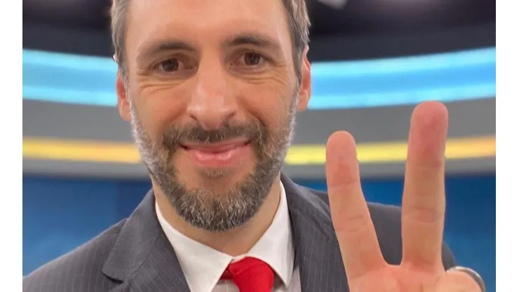 Daniel Matamala en los estudios de CNN Chile/Chilevisión.