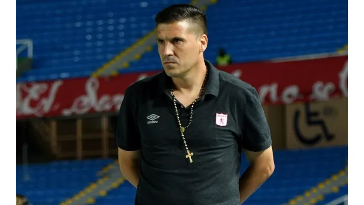 Juan Cruz Real, del América de Cali, aparece como posible DT de la UC si Holan se va a la Roja.