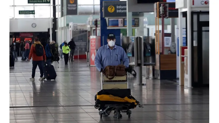 El primer caso de esta cepa en Chile fue descubierto a través de los PCR realizados en el aeropuerto.