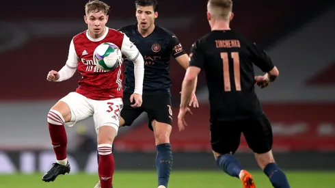 Manchester City clasifica a costa del Arsenal en la Copa de la Liga.