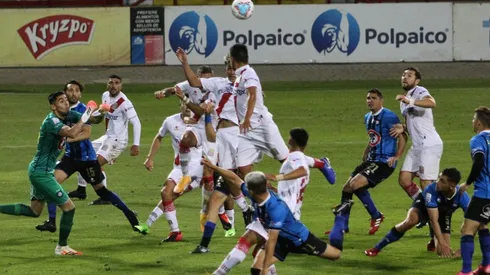 Huachipato recibió a Curicó Unido sabiendo que había ocho positivos de Covid-19 en el plantel rival