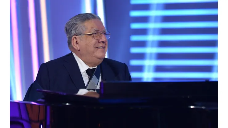 El destacado pianista vive sus días de cuarentena en su casa en Ñuñoa.
