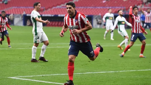 Luis Suárez festeja ante el Elche