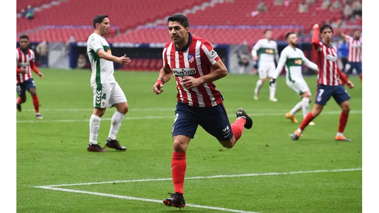 Luis Suárez festeja ante el Elche
