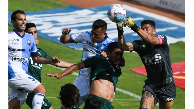 Antofagasta y Santiago Wanderers empataron en un duro encuentro