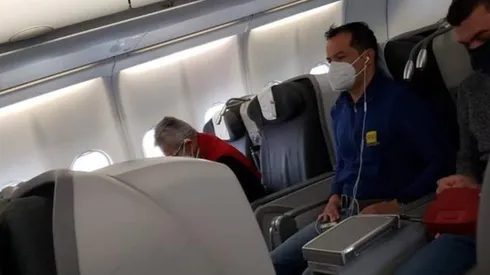 Reinaldo Rueda tomó el avión que lo lleva Colombia... y la selección de colombiana.
