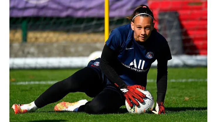 Christiane Endler alcanzó el merecido reconocimiento de futbolistas y entrenadores de fútbol femenino de todo el mundo