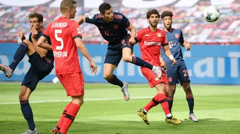 Robert Lewandowski es el goleador de la Bundesliga con 15 tantos.
