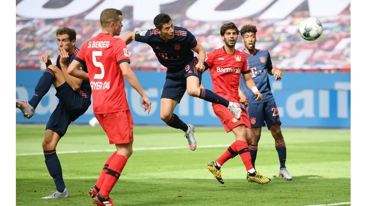 Robert Lewandowski es el goleador de la Bundesliga con 15 tantos.