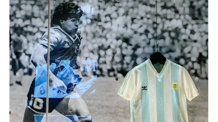 La imponente colección de camisetas de Maradona que tiene el Museo de la Moda