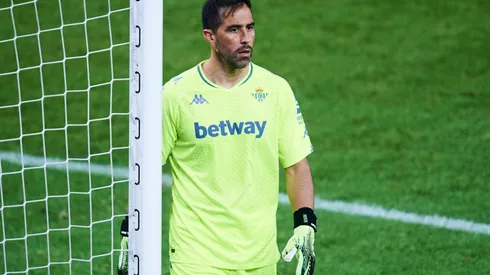 Claudio Bravo regresó en el Real Betis como titular en el triunfo contra UCAM.