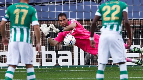 Bravo está listo para volver a las canchas junto al Betis