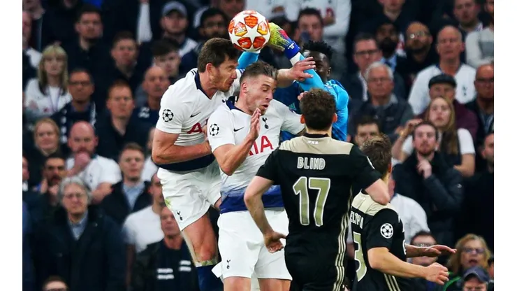 Vertonghen sufrió nueve meses después del choque con Alderweireld