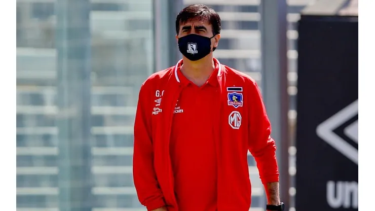 Gustavo Quinteros y Colo Colo no piensan en un posible descenso.