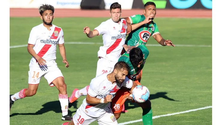 Cobresal enfrentó este lunes a Cobresal. Dos jugadores que no estuvieron en el duelo arrojaron positivo por coronavirus.