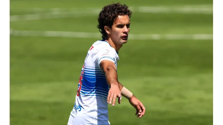 Saavedra espera que la Católica dicte el ritmo del partido en San Carlos.