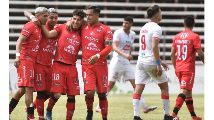 Ñublense se abraza ante Deportes Valdivia