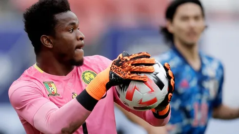 Fabrice Ondoa en el arco de la selección de Camerún