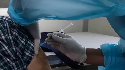 Grupos de alto riesgo serían los primeros en vacunarse.