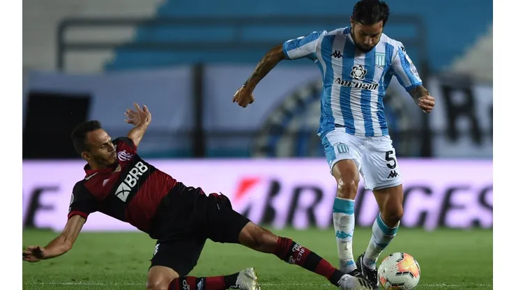 Mena juega más adelantado en el esquema de Beccacece