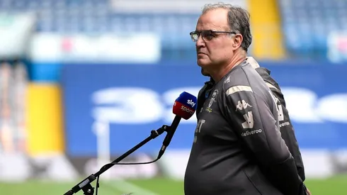 Bielsa se molesta en conferencia