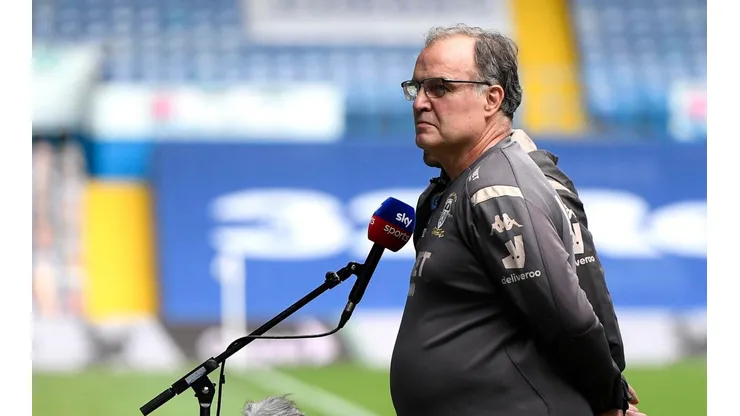 Bielsa se molesta en conferencia