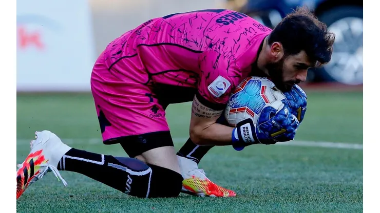 Tras estar afuera hasta de las citaciones, Paulo Garcés volvió a la titularidad pero no tuvo fortuna en la derrota de Curicó ante Cobresal.