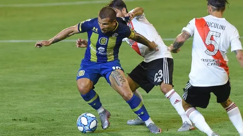 Emiliano Vecchio la rompe en su regreso a Argentina.