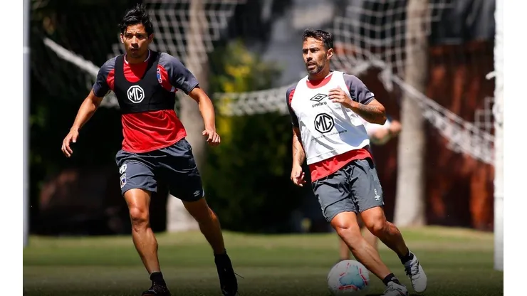 Matías y Valdivia juntos en una cancha por Colo Colo tras 14 años